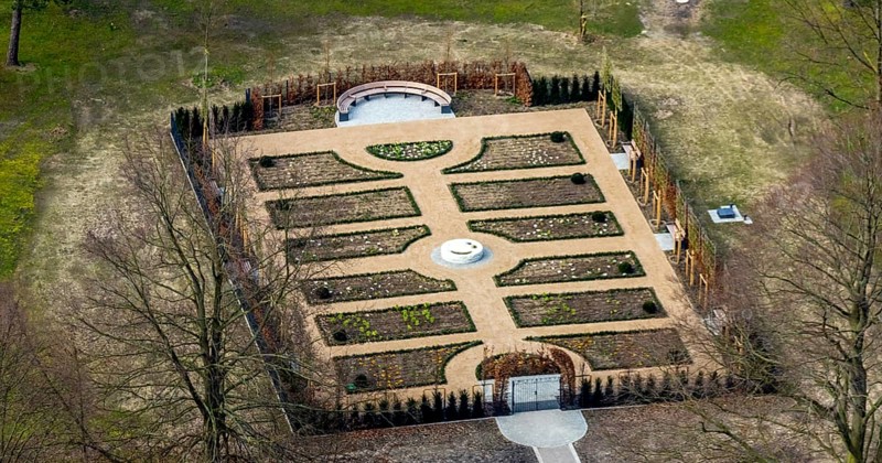 Aerial view, Gradierwerksgarten im spa garden Hamm, Bad Hamm, Hamm, Ruhr area, North Rhine-Westphalia, Germany, DE, Europe, shapes and colours, garden, Hortus conclusus, monastery garden, spa garden Bad Hamm, aerial view, aerial photography, aerial photography, paradise garden, overview, bird's-eye view, bird's-eye view, overview