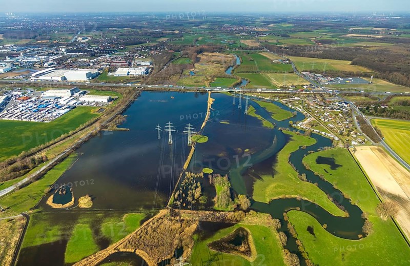 Aerial view, Flooded Lippe floodplain on the A2 motorway, electricity pylons, Uentrop campsite, Schmehausen, Hamm, Ruhr area, North Rhine-Westphalia, Germany, DE, Europe, birds-eyes, view, aerial photograph, aerial photography, aerial photography, overview, overview, bird's eye view, river, Lippe, water, watercourse, boats, nature, waterway, shipping, transport, logistics, goods movement, ships, waters, overnight stay, camping, camping, leisure, recreation, holidays, holiday, motorhome site