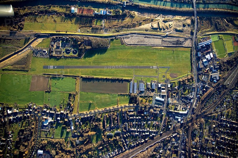 Aerial photo, Hamm-Lippewiesen airfield, Lippe reconstruction, Hamm on the water, Datteln-Hamm canal, canal edge, Heessen, Hamm, Ruhr area, North Rhine-Westphalia, Germany, DE, Europe, birds-eyes view, aerial photo, aerial photography, aerial photography, overview, overview, bird's eye view, LSC-Hamm, Luftsportclub Hamm e.V., EDLH, Kläranlage Lippeverband, runway, runway, general aviation, general aviation, special landing strip
