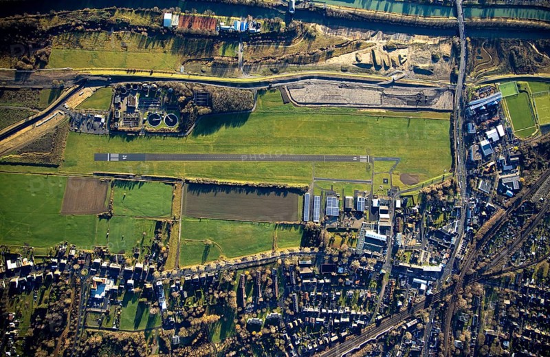 Aerial photo, Hamm-Lippewiesen airfield, Lippe reconstruction, Hamm on the water, Datteln-Hamm canal, canal edge, Heessen, Hamm, Ruhr area, North Rhine-Westphalia, Germany, DE, Europe, birds-eyes view, aerial photo, aerial photography, aerial photography, overview, overview, bird's eye view, LSC-Hamm, Luftsportclub Hamm e.V., EDLH, Kläranlage Lippeverband, runway, runway, general aviation, general aviation, special landing strip