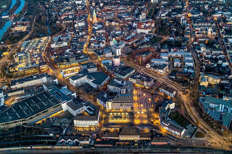 Aerial view, overview of Hamm at night, technical town hall, station forecourt, Alleecenter ECE, Luther church in the Luther quarter, Bockum-Hövel, Hamm, Ruhr area, North Rhine-Westphalia, Germany, DE, Europe, birds-eyes view, aerial view, aerial photography, aerial photography, overview, bird's eye view, night view, twilight shot, Hamm at night