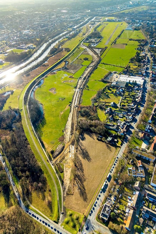 Aerial photo, Lippewiesen, reconstruction of Lippe meadows between Hamm-Lippewiesen airfield and Lippe, EDLH, runway extension in the approach area of runway 24 and runway 06, Heessen, Hamm, Ruhr area, North Rhine-Westphalia, Germany, DEU, Europe, birds-eyes view, aerial photo, aerial photography, aerial photography, overview, overview, bird's eye view, Lippe, Lippe dam, dam relocation, extension of Hamm airfield runway, special airfield