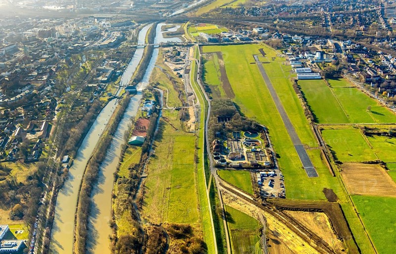 Aerial photo, Lippewiesen, reconstruction of Lippe meadows between Hamm-Lippewiesen airfield and Lippe, EDLH, runway extension in the approach area of runway 24 and runway 06, Heessen, Hamm, Ruhr area, North Rhine-Westphalia, Germany, DEU, Europe, birds-eyes view, aerial photo, aerial photography, aerial photography, overview, overview, bird's eye view, Lippe, Lippe dam, dam relocation, extension of Hamm airfield runway, special airfield