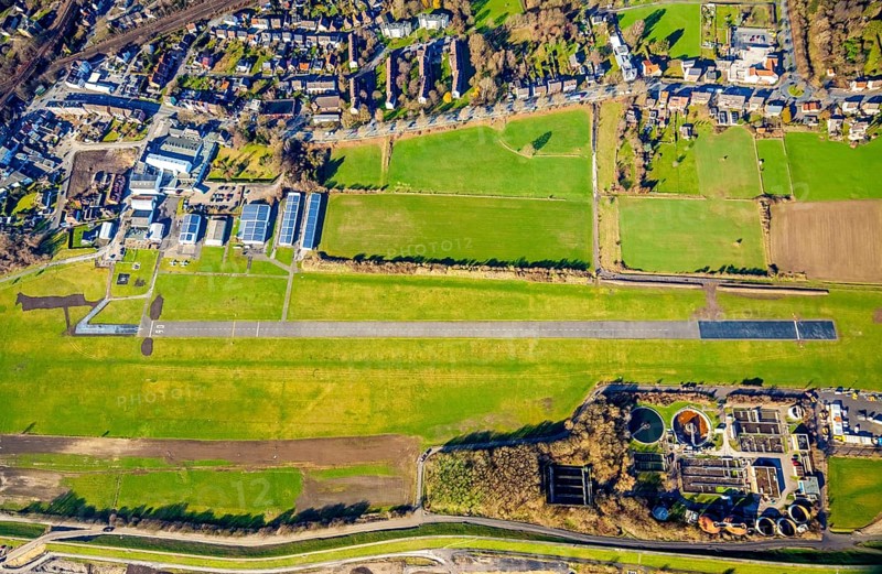 Aerial photo, Lippewiesen, reconstruction of Lippe meadows between Hamm-Lippewiesen airfield and Lippe, EDLH, runway extension in the approach area of runway 24 and runway 06, Heessen, Hamm, Ruhr area, North Rhine-Westphalia, Germany, DEU, Europe, birds-eyes view, aerial photo, aerial photography, aerial photography, overview, overview, bird's eye view, Lippe, Lippe dam, dam relocation, extension of Hamm airfield runway, special airfield