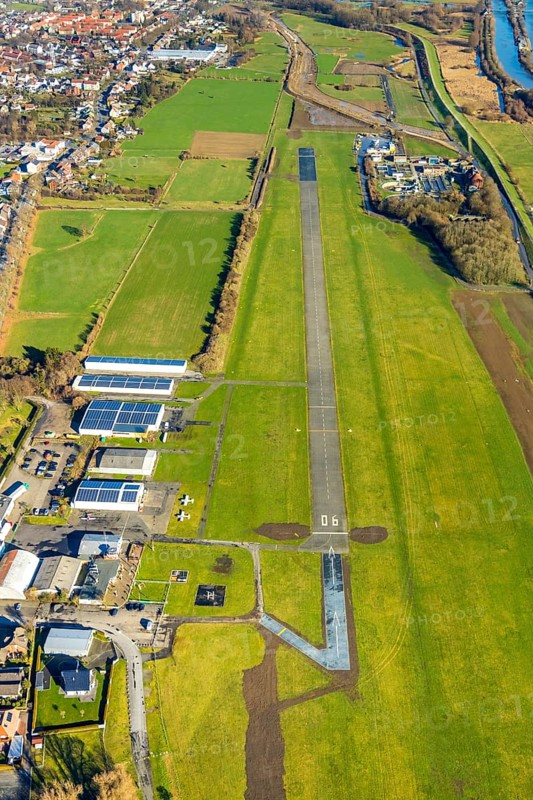 Aerial photo, Lippewiesen, reconstruction of Lippe meadows between Hamm-Lippewiesen airfield and Lippe, EDLH, runway extension in the approach area of runway 24 and runway 06, Heessen, Hamm, Ruhr area, North Rhine-Westphalia, Germany, DEU, Europe, birds-eyes view, aerial photo, aerial photography, aerial photography, overview, overview, bird's eye view, Lippe, Lippe dam, dam relocation, extension of Hamm airfield runway, special airfield