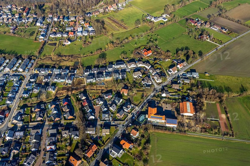 Aerial view, local view Braam-Ostwennemar, development area Im Grünen Winkel, primary school Im grünen Winkel, Hamm, Ruhr area, North Rhine-Westphalia, Germany, 59071 Hamm, education, educational institution, Brandheide, DE, detached houses, Europe, primary school, property tax, real estate, educational institute, aerial view, aerial photography, aerial photography, terraced houses, school, overview, bird's eye view, meadows and fields, housing estate, living and life, residential area, residential houses, residential quality, housing estate, bird's eye view, overview
