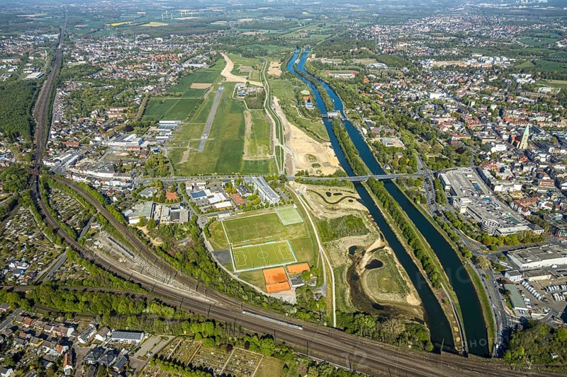 Hamm-Lippewiesen airfield EDLH, runway markings, Lippe reconstruction, Lippe river, Hamm, Ruhr area, North Rhine-Westphalia, Germany, Duisburg, DE, Europe, aerial photo, birds-eyes view, aerial photograph, aerial photography, aerial photography, overview, bird's eye view
