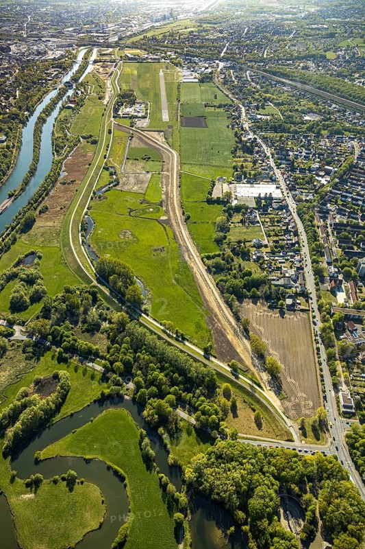 Hamm-Lippewiesen airfield EDLH, runway markings, Lippe reconstruction, Lippe river, Hamm, Ruhr area, North Rhine-Westphalia, Germany, Düsseldorf, DE, Europe, aerial photograph, birds-eyes view, aerial photography, aerial photography, aerial photography, overview, bird's eye view