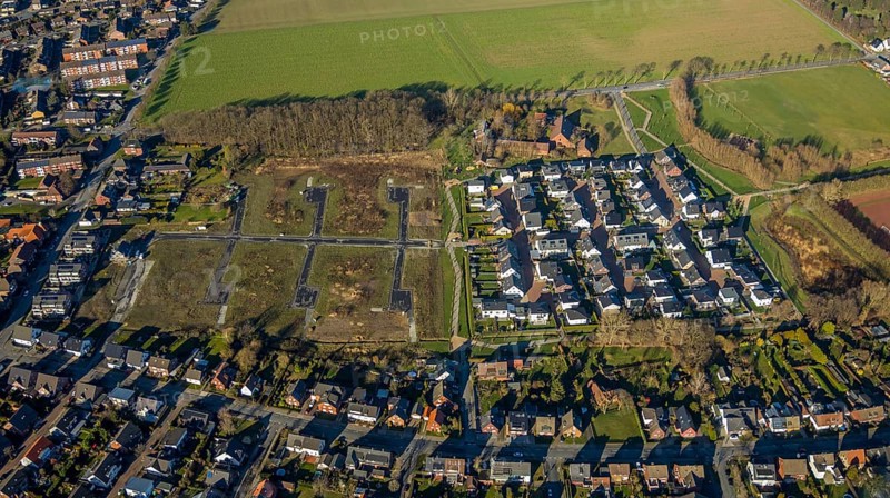 Aerial view, residential park Schulze-Everding, 2nd construction phase, new construction area, Bockum-Hövel, Hamm, Ruhr area, North Rhine-Westphalia, Germany, Am Eversbach, construction work, construction vehicles, construction area, construction site, building plots, construction measure, construction project, construction site, DE, development, Europe, capacity requirements, aerial view, aerial photography, aerial photography, new construction, overview, bird's eye view, meadows and fields, birds-eyes view, overview
