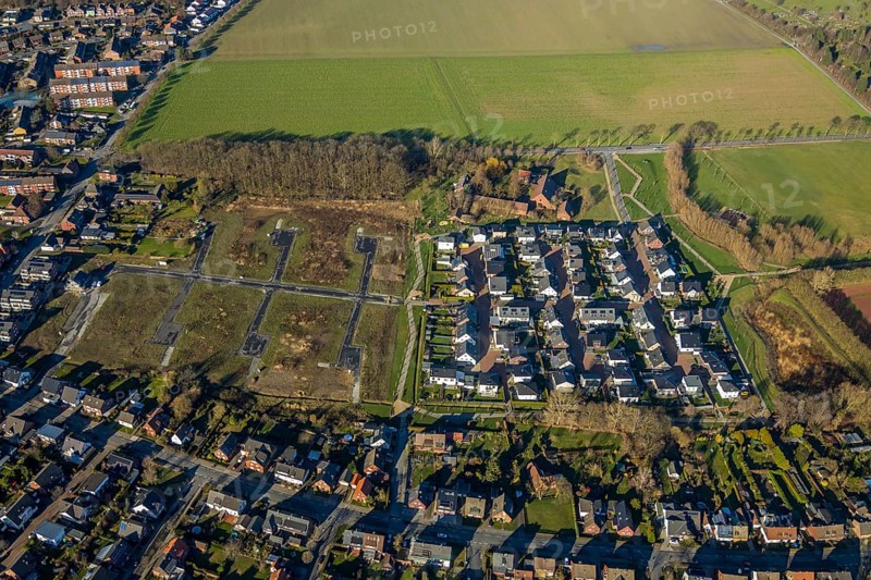 Aerial view, residential park Schulze-Everding, 2nd construction phase, new construction area, Bockum-Hövel, Hamm, Ruhr area, North Rhine-Westphalia, Germany, Am Eversbach, construction work, construction vehicles, construction area, construction site, building plots, construction measure, construction project, construction site, DE, development, Europe, capacity requirements, aerial view, aerial photography, aerial photography, new construction, overview, bird's eye view, meadows and fields, birds-eyes view, overview