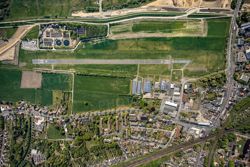 Hamm-Lippewiesen airfield EDLH, runway markings, Lippe reconstruction, Lippe river, Hamm, Ruhr area, North Rhine-Westphalia, Germany, DE, Europe, aerial photo, birds-eyes view, aerial photograph, aerial photography, aerial photography, overview, bird's eye view