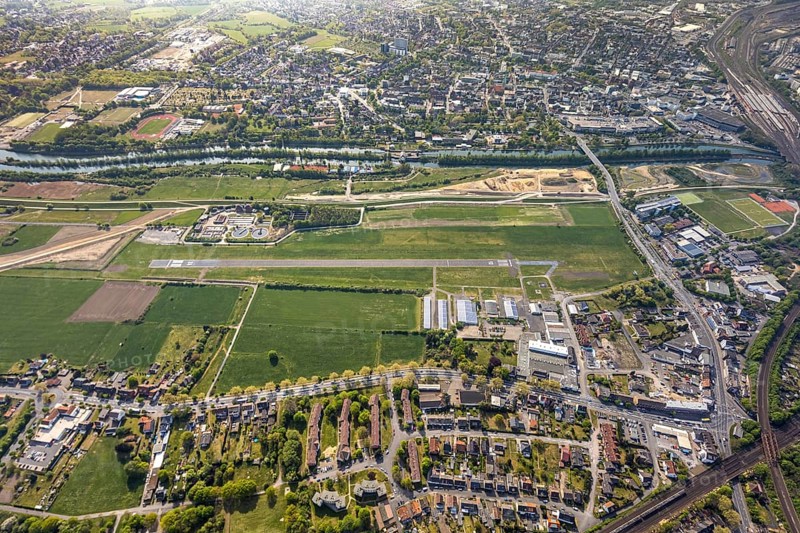 Hamm-Lippewiesen airfield EDLH, runway markings, Lippe reconstruction, Lippe river, Hamm, Ruhr area, North Rhine-Westphalia, Germany, DE, Europe, aerial photo, birds-eyes view, aerial photograph, aerial photography, aerial photography, overview, bird's eye view