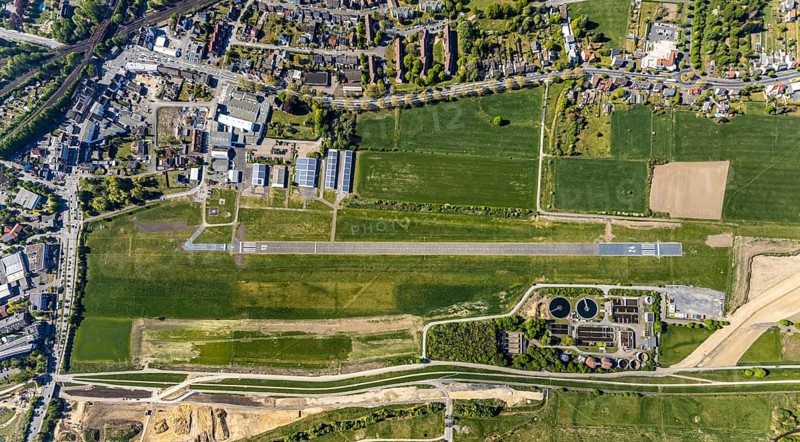 Hamm-Lippewiesen airfield EDLH, runway markings, Lippe reconstruction, Lippe river, Hamm, Ruhr area, North Rhine-Westphalia, Germany, DE, Europe, aerial photo, birds-eyes view, aerial photograph, aerial photography, aerial photography, overview, bird's eye view