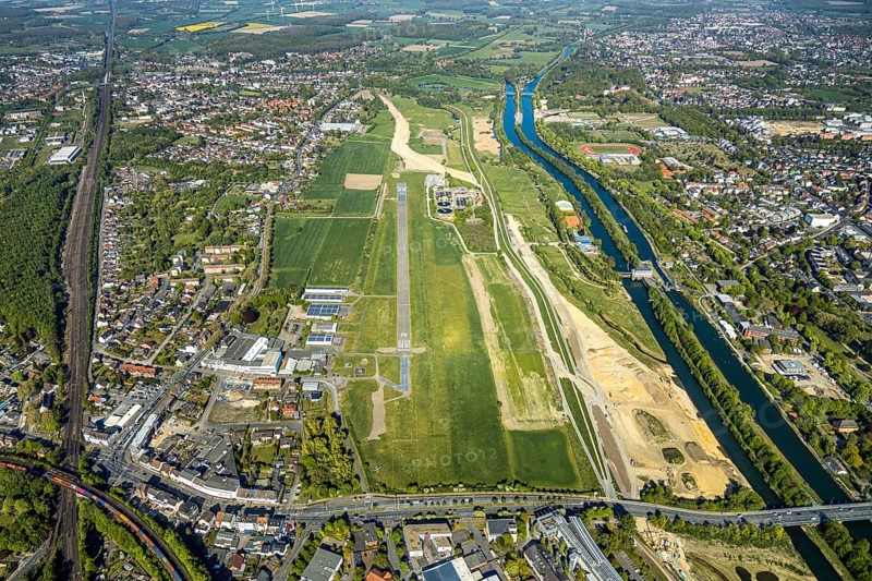 Hamm-Lippewiesen airfield EDLH, runway markings, Lippe reconstruction, Lippe river, Hamm, Ruhr area, North Rhine-Westphalia, Germany, Duisburg, DE, Europe, aerial photo, birds-eyes view, aerial photograph, aerial photography, aerial photography, overview, bird's eye view