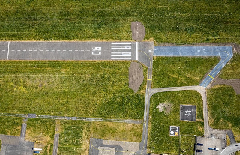 Aerial photo, Hamm-Lippewiesen airfield EDLH, runway markings, Lippe reconstruction, Lippe river, Hamm, Ruhr area, North Rhine-Westphalia, Germany, Düsseldorf, DE, Europe, birds-eyes view, aerial photograph, aerial photography, aerial photography, overview, bird's eye view