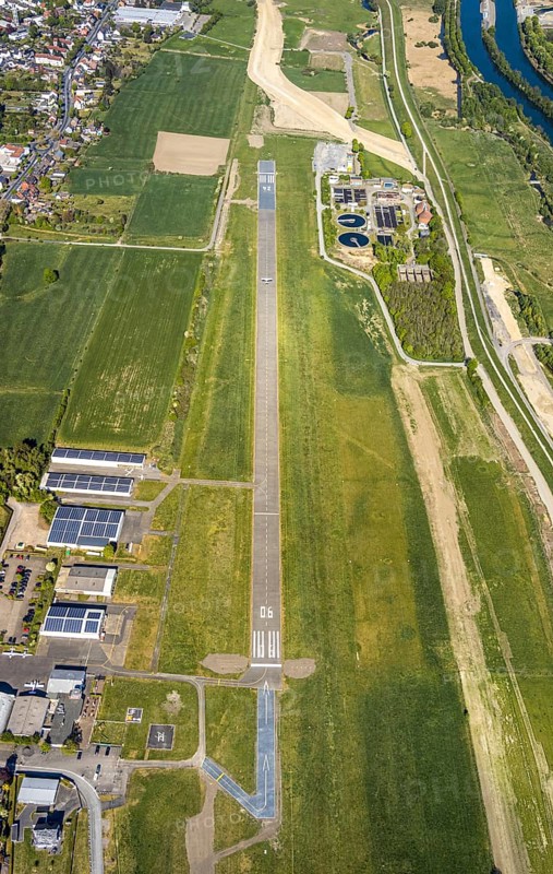 Aerial photo, Hamm-Lippewiesen airfield EDLH, runway markings, Lippe reconstruction, Lippe river, Hamm, Ruhr area, North Rhine-Westphalia, Germany, Düsseldorf, DE, Europe, birds-eyes view, aerial photograph, aerial photography, aerial photography, overview, bird's eye view