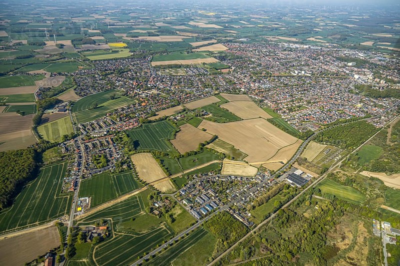 Aerial view, pipeline in the south of Bockum-Hövel, Hamm, Ruhr area, North Rhine-Westphalia, Germany, Düsseldorf, DE, Europe, birds-eyes view, aerial photography, aerial photography, overview, overview, bird's eye view