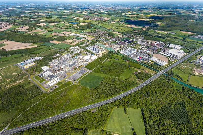 Aerial view, Uentrop DuPont plant, overview of the Dupont chemical plant, plastics plant, high-performance plastics Zytel®HTN, Hamm, Ruhr area, North Rhine-Westphalia, Germany, DE, Europe, birds-eyes view, aerial photograph, aerial photography, aerial photography, overview, bird's eye view
