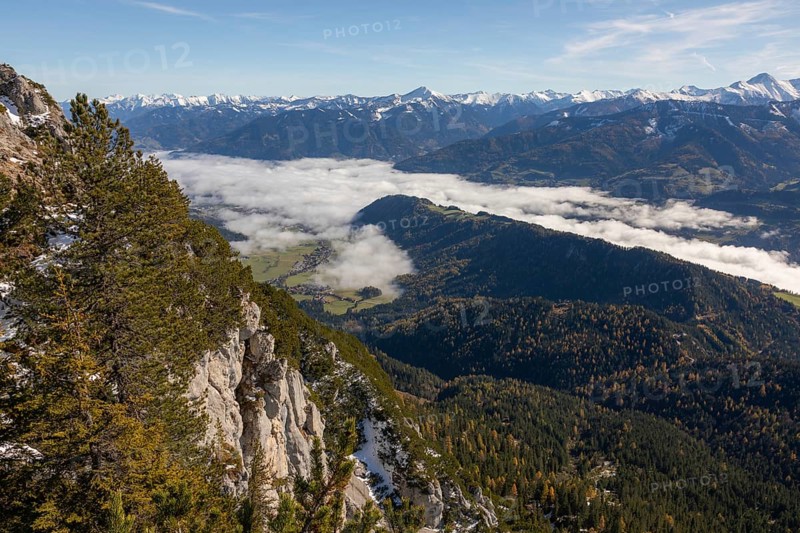 Autumn atmosphere, fog over the Enns Valley, snow on alpine mountain range, autumn leaves, view from Stoderzinken near Gröbming, Styria, Austria