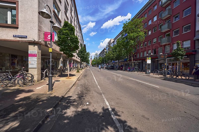 Residential and commercial buildings, general architecture, traffic area, street, lantern, bus stop Neubrunnenplatz, sidewalk, solid line, lanes, blue sky, cumulus clouds, cirrostratus clouds, street Große Bleiche, Mainz, state capital, district-free city, Rhineland-Palatinate, Germany