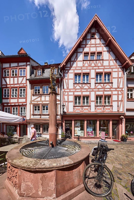 Marienbrunnen, stone fountain, historic half-timbered houses, bicycle, paving stone square, blue sky, cumulus clouds, Kirschgarten square, Mainz, state capital, district-free city, Rhineland-Palatinate, Germany
