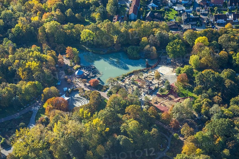 Aerial view, lake and autumn trees in Maximilianpark, children's playground and open-air stage, Seekiosk, Üntrop, Hamm, Ruhr region, North Rhine-Westphalia, Germany, trees in autumn colors, DE, Europe, leisure area, leisure activities, amusement park, leisure activities, autumn colors, autumn mood, autumn forest colors, aerial photography, aerial photography, MaxiPark, overview, bird's eye view, forest, forest in autumn colors, birds-eyes view, autumn trees, autumn forest, overview