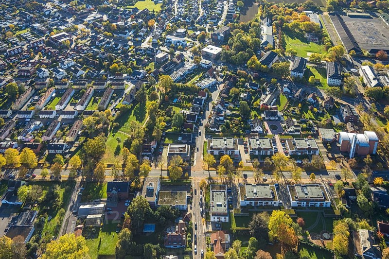 Aerial view, meadow area in the Lippestrasse townhouse housing development, Uentrop, Hamm, Ruhr region, North Rhine-Westphalia, Germany, DE, Europe, property tax, real estate, aerial photography, aerial photography, overview, bird's eye view, residential complex, living and living, residential area, residential district, residential area, birds-eyes view, overview