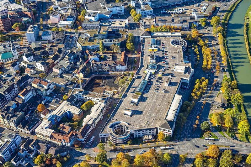 Aerial view, construction site with demolition and new construction of the western half of the Ritterpassage at the Allee-Center shopping center, Mitte, Hamm, Ruhr area, North Rhine-Westphalia, Germany, demolition, avenue center, construction area, building land, building plots, construction project, construction site, DE, roof with parking deck, shopping mile, shopping center, development, Europe, progress, buildings, shops, commercial sector, background, portrait format, infrastructure, crane, aerial view, aerial photography, aerial photography, northern Germany, perspective, knight's passage, city, cityscape, urban planning, structure, overview, urban, traffic, change, bird's eye view, western half, economy, birds-eyes view, modern, overview
