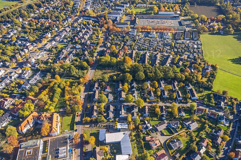 Aerial view, Hamm Federal Administration Office and Main Customs Office, Central Accommodation Facility for Refugees (ZÜ), Sankt-Georgs-Platz, Huckenholz residential area, Uentrop, Hamm, Ruhr area, North Rhine-Westphalia, Germany, authority, trees in autumn colors, DE, Europe, refugee village, refugee camp, refugee accommodation, refugee accommodation, property tax, autumn, autumn colors, autumn colors, autumn atmosphere, real estate, aerial view, aerial photography, aerial photography, overview, bird's eye view, residential complex, living and residential area, quality of living, residential district, residential area, birds-eyes view, autumn trees, overview