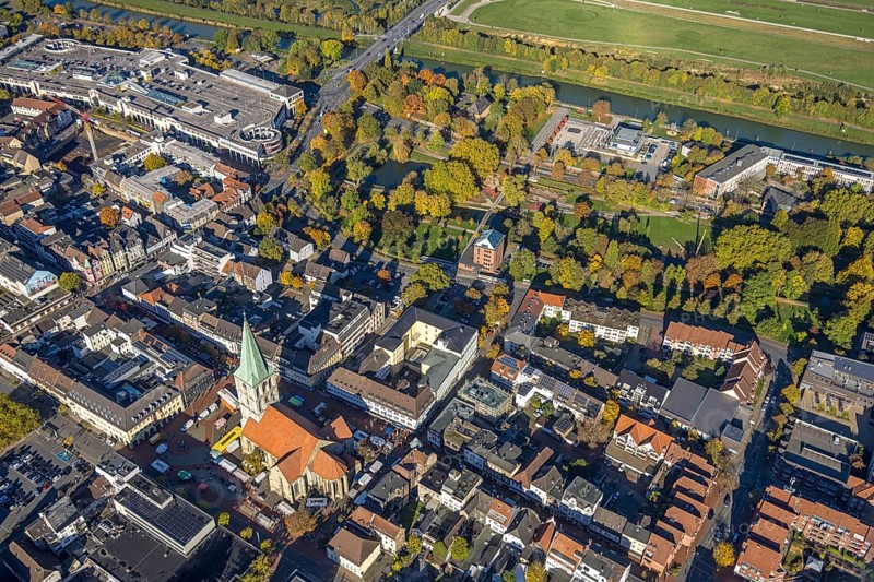 Aerial view, city and evangelical St. Paul's Church, weekly market market on the market square, educational center, Mitte, Hamm, Ruhr area, North Rhine-Westphalia, Germany, place of worship, education, educational institution, city, DE, shopping center, shopping center, Europe, religious community, church, parish, denomination, teaching institute, aerial photography, local supply Center, Religion, Religious Place of Worship, School, Shopping Center, Sports Center, Overview, Bird's Eye View, Water Sports, Birds-eyes view, overview