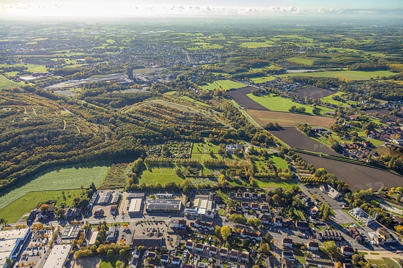 Aerial view, Herringen park cemetery and crematorium Hamm GmbH, Lippepark barefoot trail, Humbert heap and Hammerkopf tower, autumn trees, Herringen district, Hamm, Ruhr area, North Rhine-Westphalia, Germany, burial place, mountain holding, DE, Europe, cemetery, memorial, Gottesacker, graves, burial ground, aerial photo, aerial photography, resting place Table, overview, bird's eye view, overview