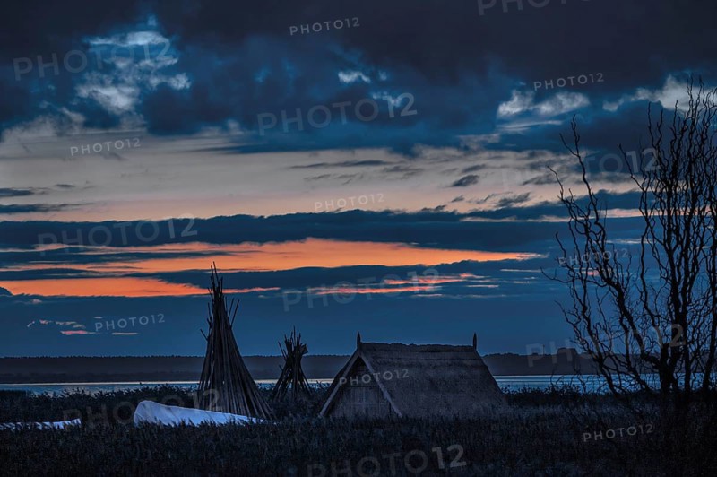 Dawn on the lagoon, a fishing hut in front, Baltic Sea, Ahrenshoop, Darß, Mecklenburg-Western Pomerania, Germany
