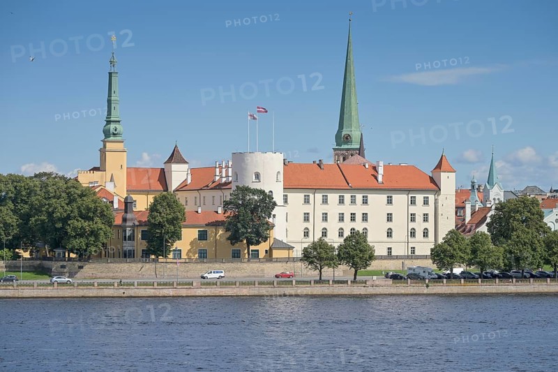 Castle, river Düna, Riga, Latvia