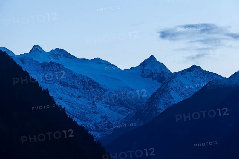 Stubai Glacier with Mount Zuckerhütl at dusk, Neustift im Stubai Valley, Stubai Valley, Stubai, Tyrol, Austria