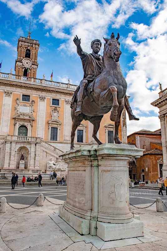 Bronze replica of historic equestrian statue of Marcus Aurelius Marcus Aurelius, showing Roman greeting, Piazza di Campidoglio, Rome, Lazio, Italy
