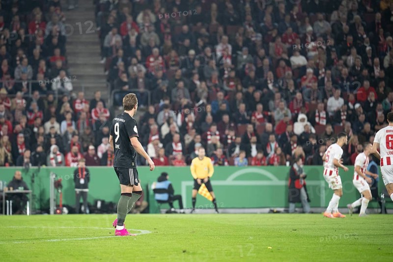 (DFL/DFB REGULATIONS PROHIBIT ANY USE OF PHOTOGRAPHS AS IMAGE SEQUENCES AND/OR QUASI-VIDEO), Rhein Energie Stadion, Cologne, North Rhine-Westphalia, Harry Kane (FC Bayern Munich, attack, #9), DFB-Pokal 1.FC Cologne, FC Bayern Munich on 29.10.2025 at the Rhein Energie Stadium in Cologne Germany