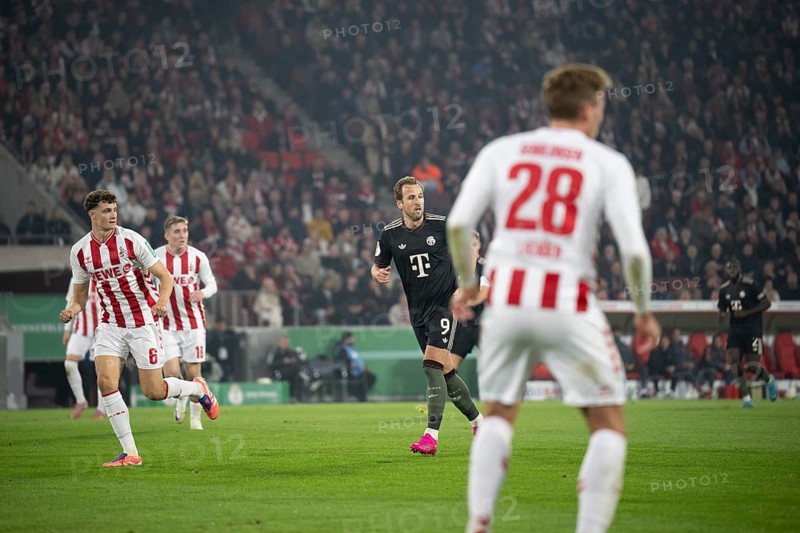 (DFL/DFB REGULATIONS PROHIBIT ANY USE OF PHOTOGRAPHS AS IMAGE SEQUENCES AND/OR QUASI-VIDEO), Rhein Energie Stadion, Cologne, North Rhine-Westphalia, Eric Martel (1.FC Cologne, Midfield, #6), Isak Joannesson (1.FC Cologne, Midfield, #18), Harry Kane (FC Bayern Munich, Attack, #9), DFB Cup 1.FC Cologne, FC Bayern Munich on 29.10.2025 at the Rhein Energie Stadium in Cologne Germany