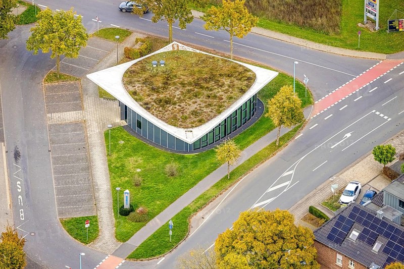 Aerial view, Volksbank branch with green roof, Bedburg, Bedburg-Hau, Lower Rhine, North Rhine-Westphalia, Germany