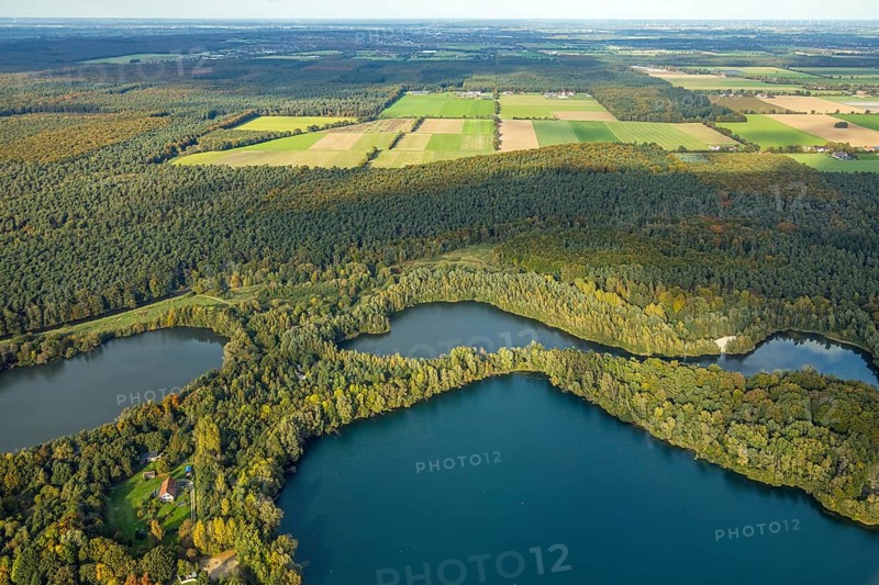 Aerial view, kidney salt arms and mill ponds LSG landscape protection area, forest area and lake, autumn forest, Kessel, Goch, Lower Rhine, North Rhine-Westphalia, Germany, trees in autumn colors, DE, Europe, autumn, autumn colors, autumn forest colors, aerial view, aerial photography, overview, bird's eye view, forest in autumn colors, meadows and fields, birds-eyes view, autumn trees, autumnal forest, overview