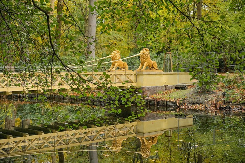 Löwenbrücke, autumn in Großer Tiergarten Park, Mitte, Berlin, Germany