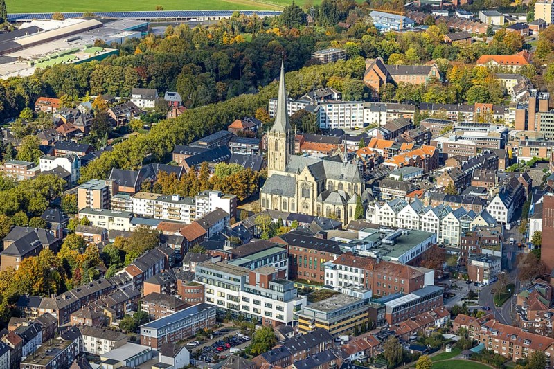Aerial view, evangelical church Willibrordi Cathedral, Marien-Hospital Wesel gGmbH, Wesel, Lower Rhine, North Rhine-Westphalia, Germany, place of worship, DE, Europe, healthcare, religious community, church, parish, clinic, clinic, denomination, hospital, aerial photography, aerial photography, medical facility, medical aid, religion, religious site, overview, bird perspective, birds-eyes view, overview, medical care