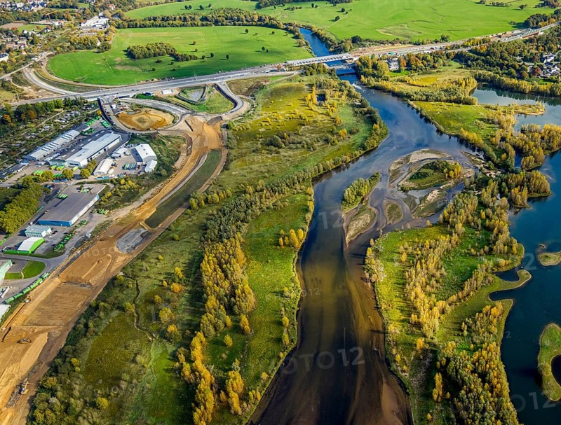 Aerial view, lip embankment, construction site and new building extension and feeder federal road B8, railway bridge and road bridge at Lippeschlösschen Wesel, Lower Rhine, North Rhine-Westphalia, Germany, construction site, building plots, construction project, construction site, DE, Europe, aerial photography, aerial photography, new building, overview, birds-eyes view, overview, birds-eyes view, overview
