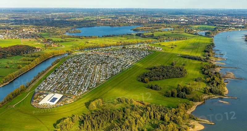 Aerial view, Grav-Insel Campground on the Grav Rhine Peninsula, shapes and colors, Flürener Feld, Wesel, Lower Rhine, North Rhine-Westphalia, Germany, camping area, camper, DE, recreation center, Europe, leisure, hobby, island, aerial photography, aerial photography, overview, bird's eye view, motorhome, caravan, birds-eyes view, overview