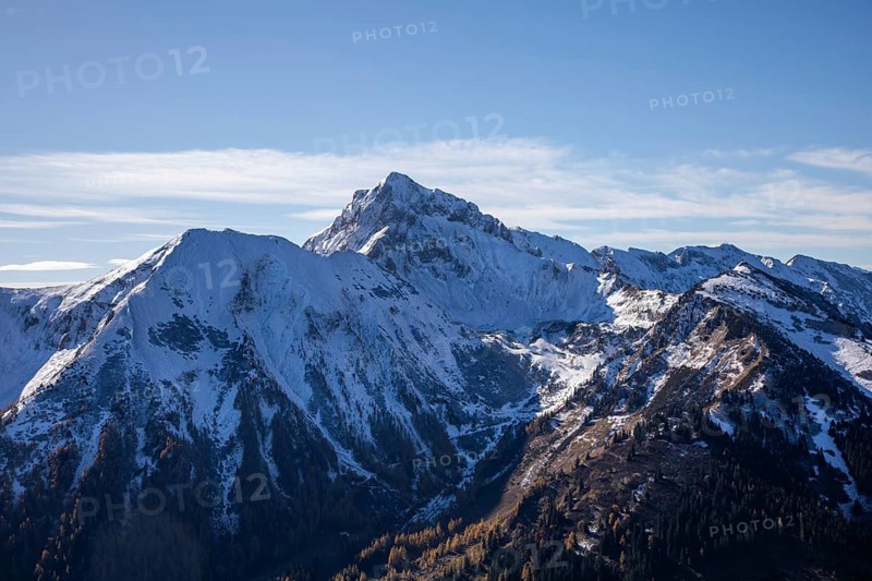 Autumn atmosphere, snow on mountain peaks, Eisenerzer Reichenstein, Styria, Austria