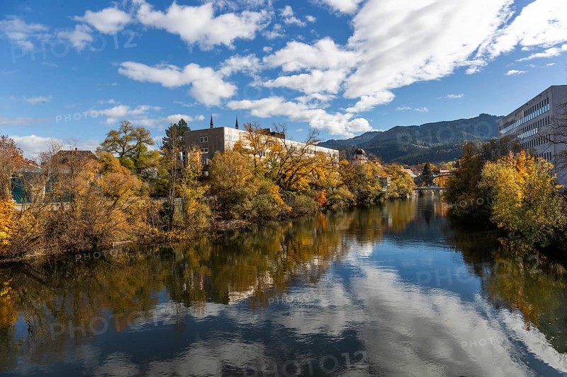 New town hall of the city of Leoben on the river Mur, autumn foliage, Leoben, Styria, Austria