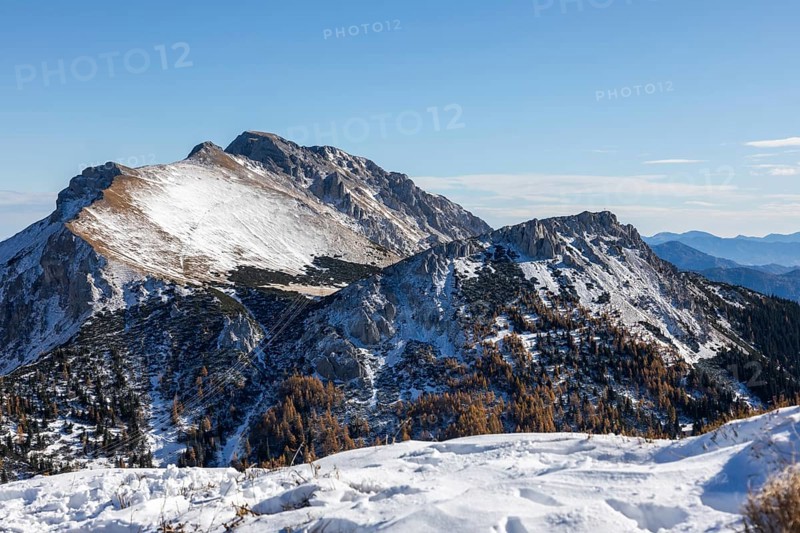 Autumn atmosphere, snow on mountain peaks, Leobner Wall and high tower, Eisenerzer Alps, Styria, Austria