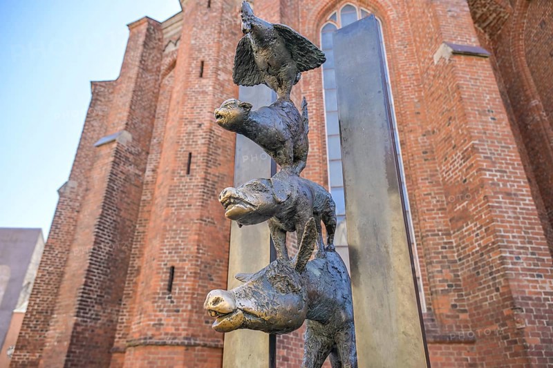 Statue, memorial, Town Musicians of Bremen, Old Town, Riga, Latvia
