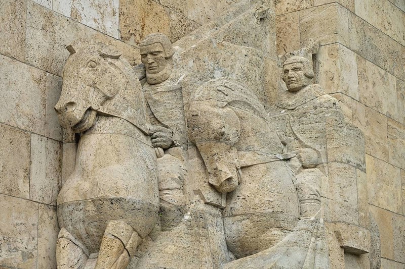 Group of Mourning Horsemen, Brothers' Cemetery, National Memorial to the Fallen of the First World War and the Latvian Independence Struggle, Riga, Latvia