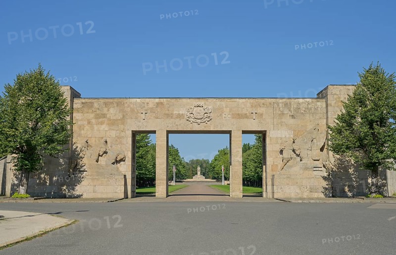 Entrance, portal, Brothers' Cemetery, National Memorial to the Fallen of the First World War and the Latvian Independence Struggle, Riga, Latvia