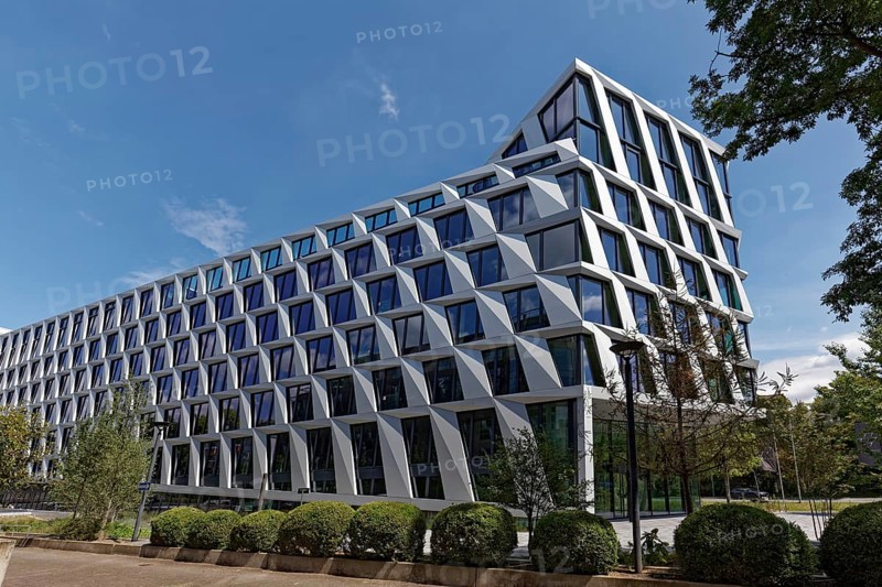 One Plaza office and commercial building with distinctive façade, HPP Architekten, Düsseldorf, North Rhine-Westphalia, Germany